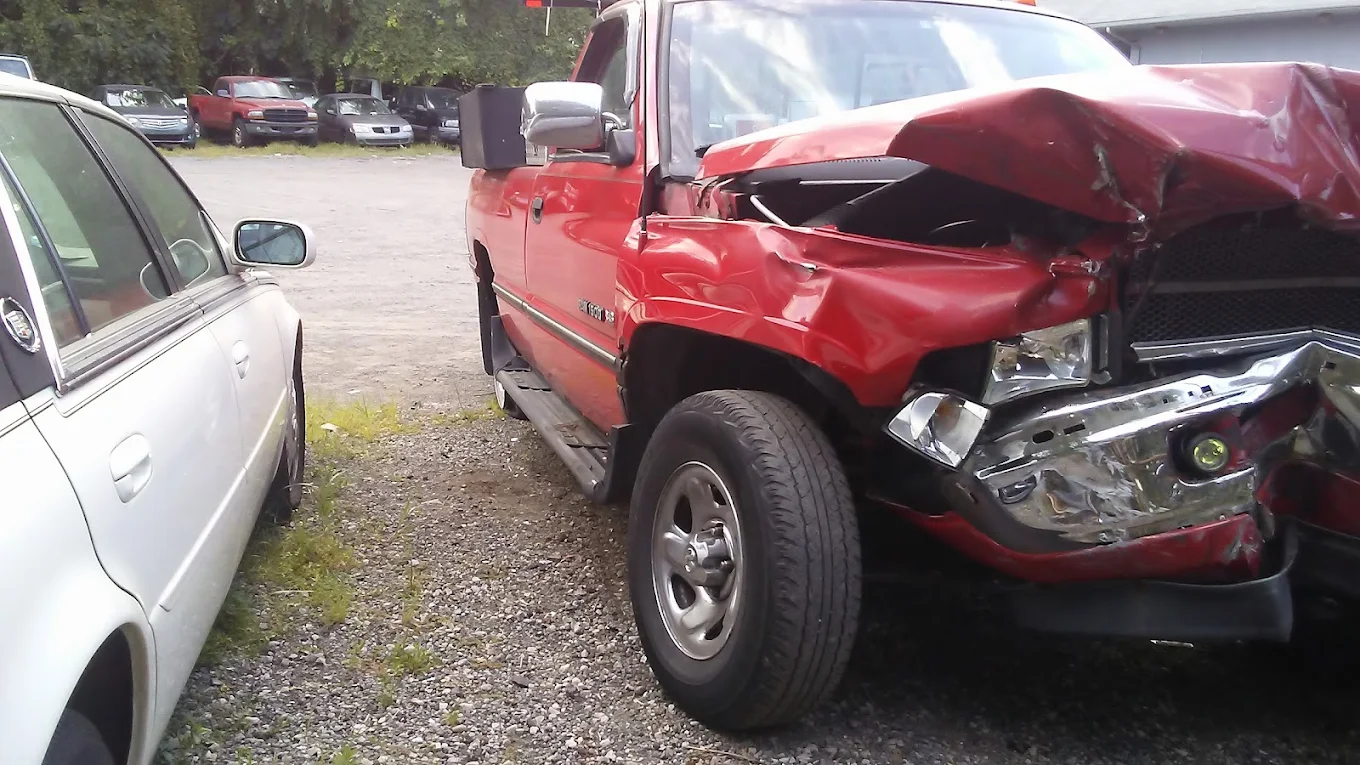 Johnny’s Auto & Heavy Duty Semi Truck Towing